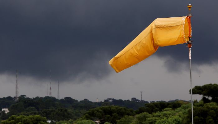 Ciclone no RS provoca ventos constantes e rajadas fortes no Paraná nesta quarta-feira